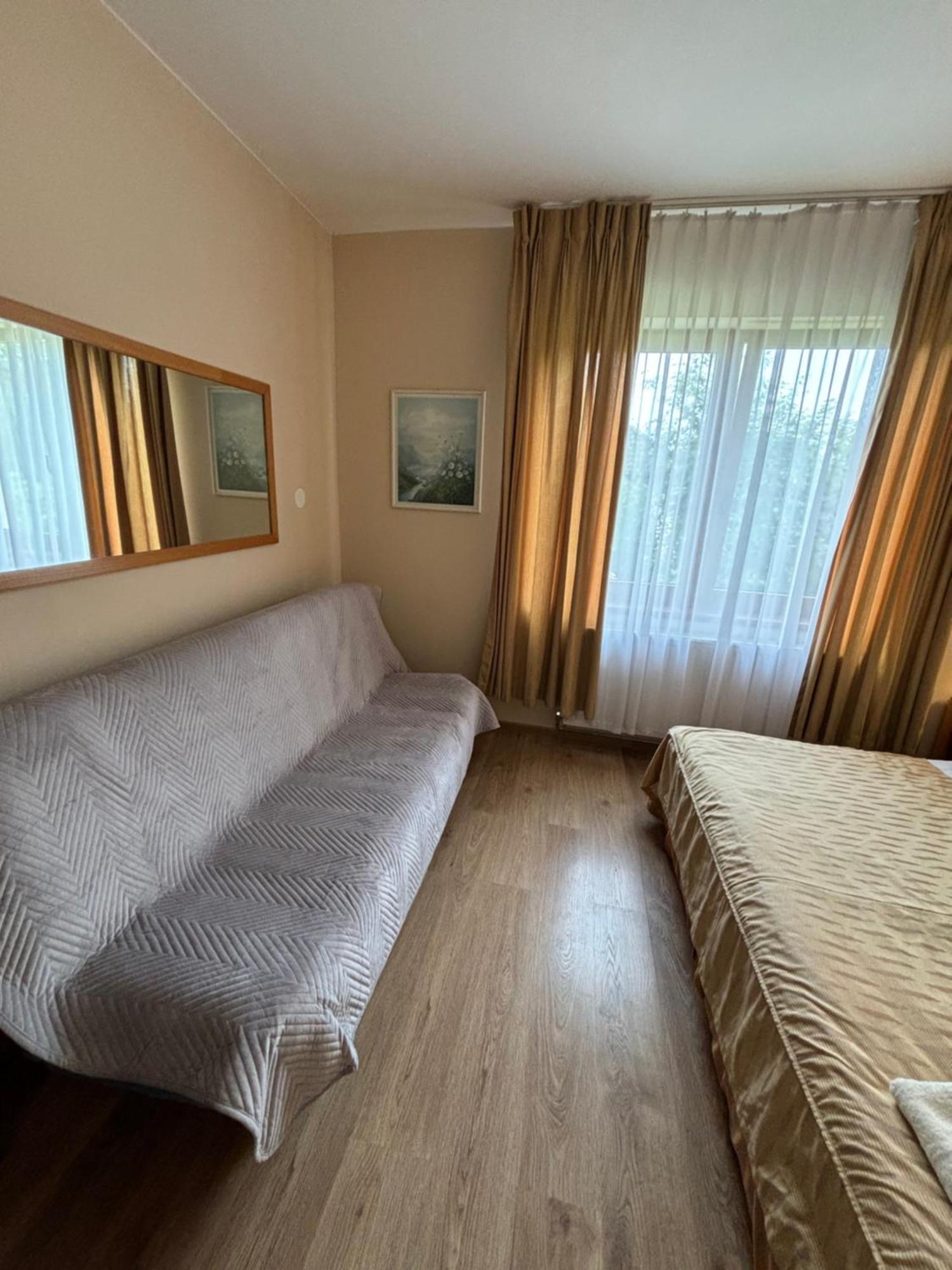 Wisniowy Sad Apartment Kudowa Zdroj Ngoại thất bức ảnh